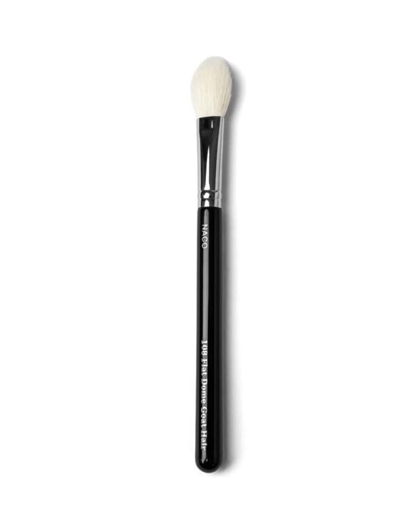 Πινέλο για πούδρες λάμψης, Naco Flat Dome Shape Brush 108 με λευκή φυσική τρίχα κατσίκας, με επίπεδη βάση κεφαλής και οβάλ κορυφή που περιλαμβάνει εργονομική λαβή με γυαλιστερή επίστρωση